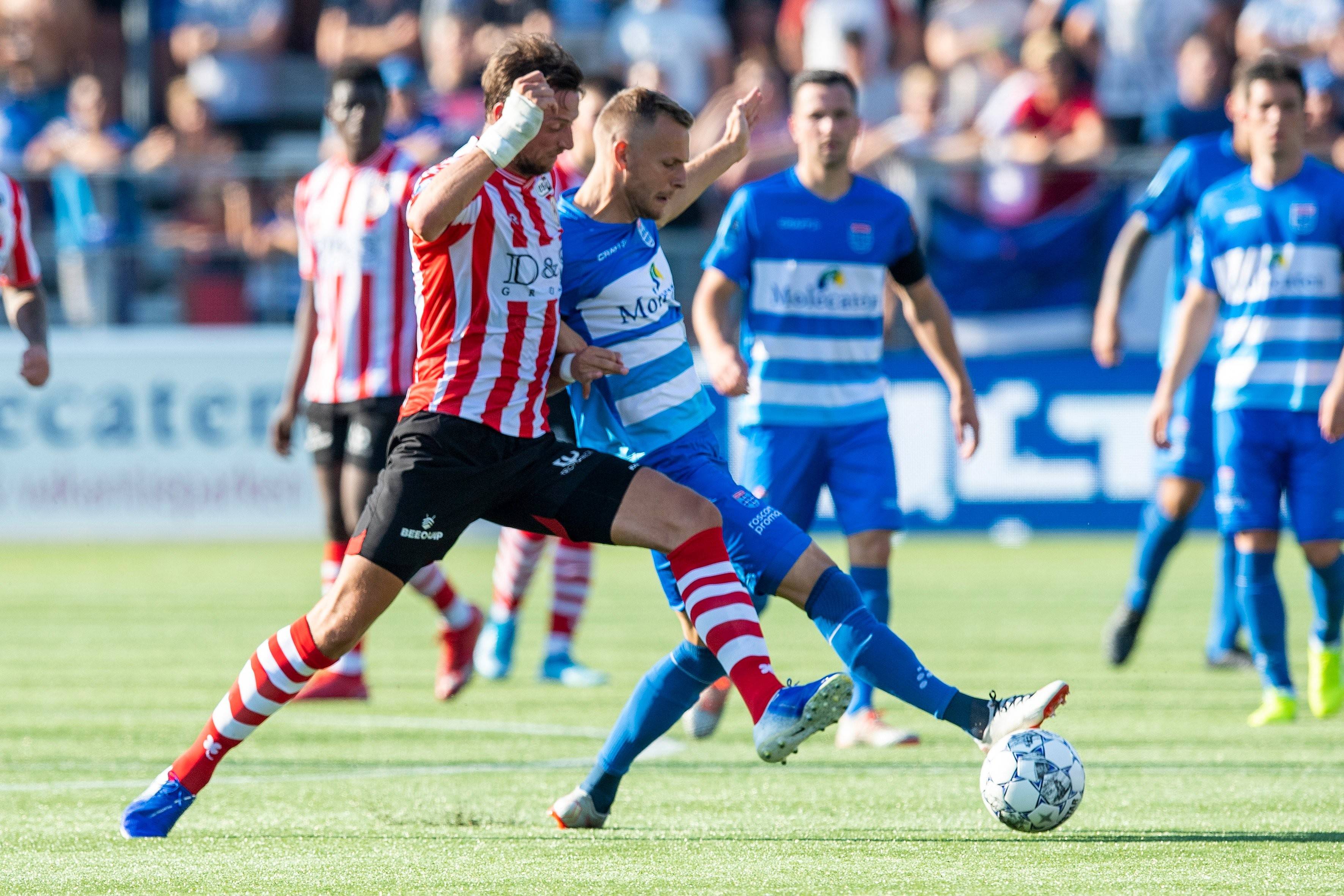 策应或低位 策应或低位